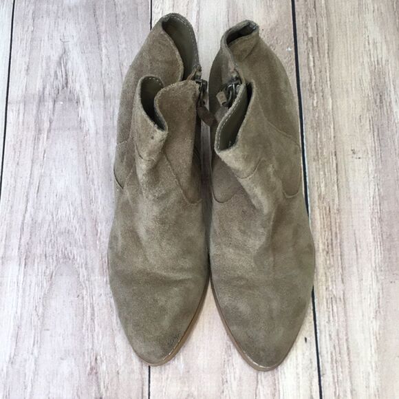 T&B Taupe Leather Block Heel Zip Ankle booties - Picture 5 of 10